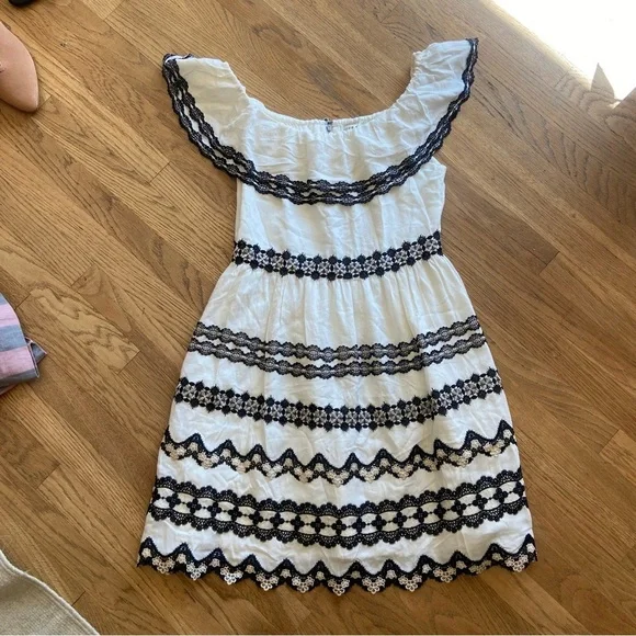 Alice + Olivia & Rozzi On/Off- Shoulder Mini Dress size 4 EUC - Picture 5 of 11